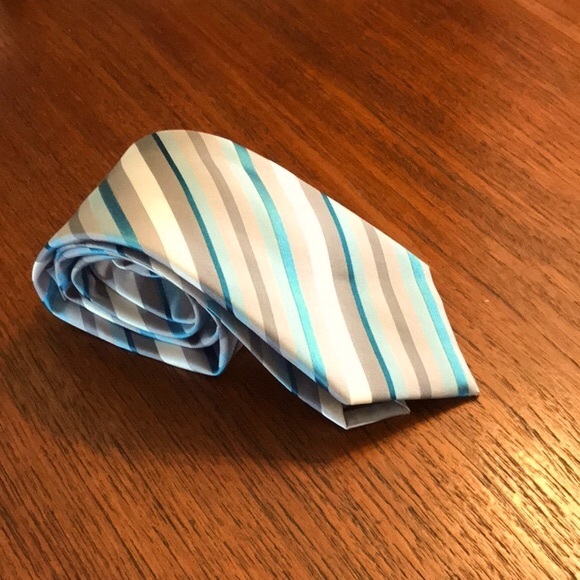 Geoffrey Beene Handmade Diagonal Striped Tie - Picture 4 of 11